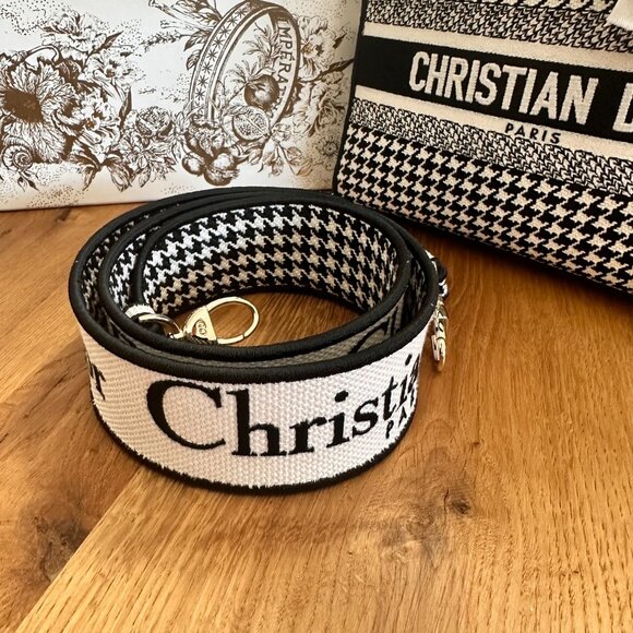 DIOR Medium Lady D-Lite Bag  Black and White Houndstooth Embroidery - Picture 10 of 11